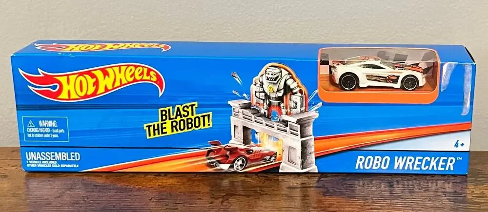 Hot Wheels Robo Wrecker Action Stunt Track Set Dated 2015 White Camaro